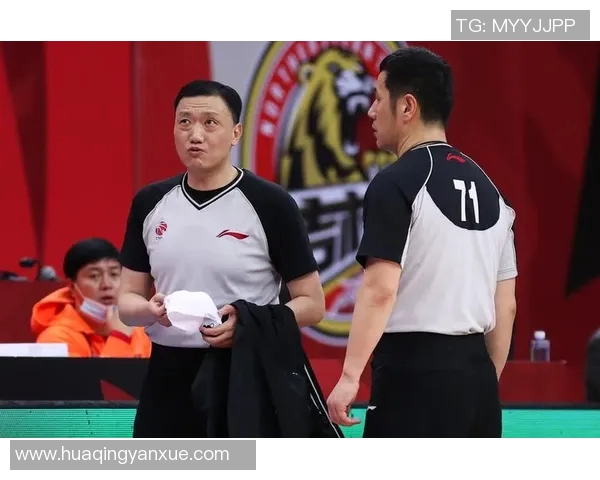 裁判体测未过关临时更换由助理执法中心主裁掌控比赛