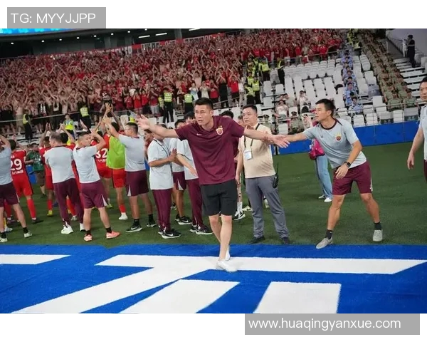 利拉德赛场小动作引发热议球迷热议他是否故意挑衅对手