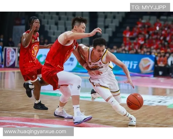 球迷因战术解析引发热议 激烈讨论背后的深层原因与影响 球迷因战术解析引发热议 激烈讨论背后的深层原因与影响